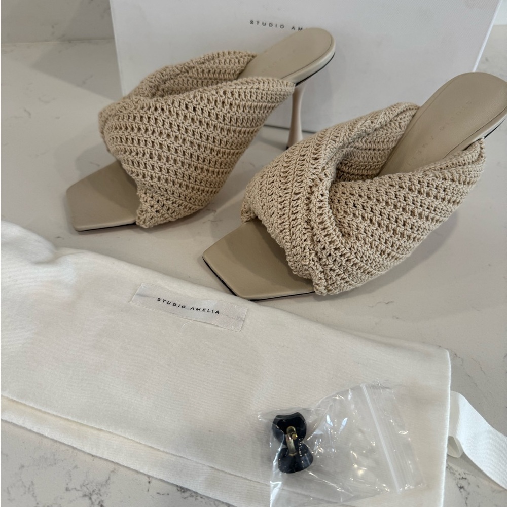 Studio Amelia BNWT Heels MSRP 445